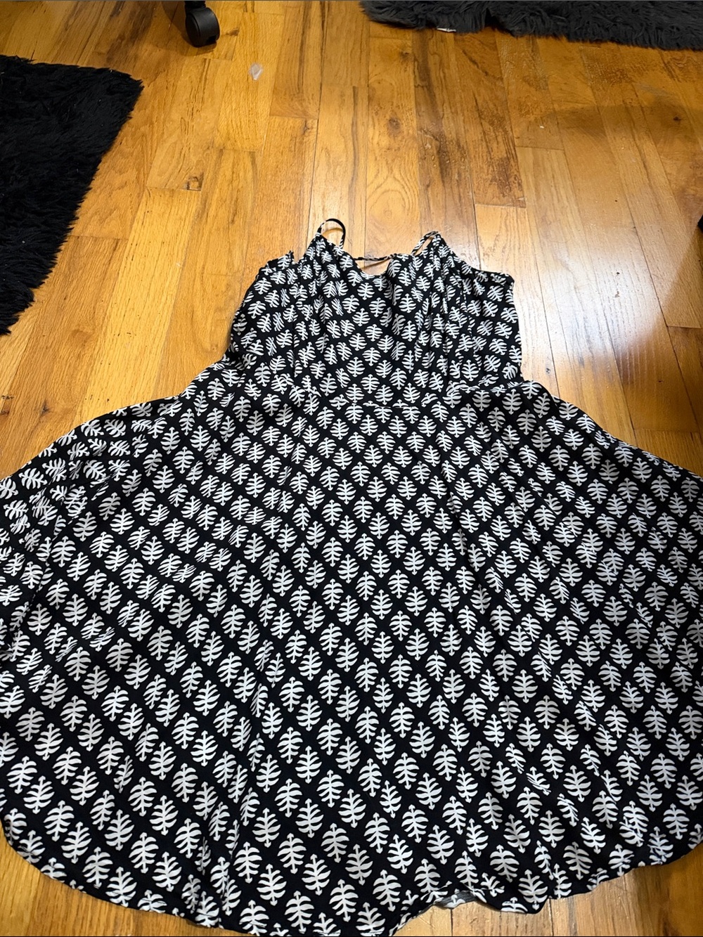 Old Navy Black & White Printed Midi Dress